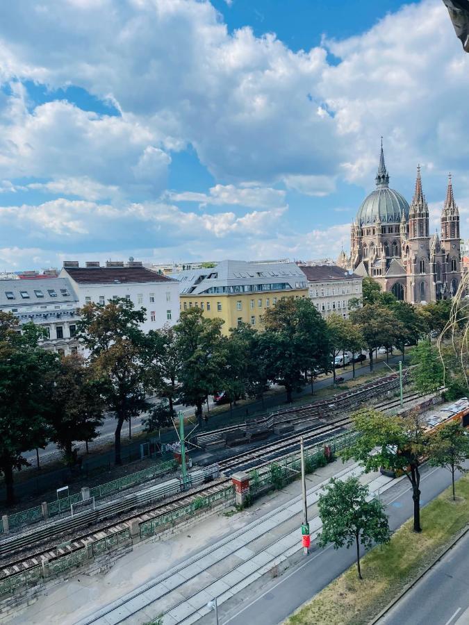 Room In City Center Near U6,U3 And Westbahnhof เวียนนา ภายนอก รูปภาพ
