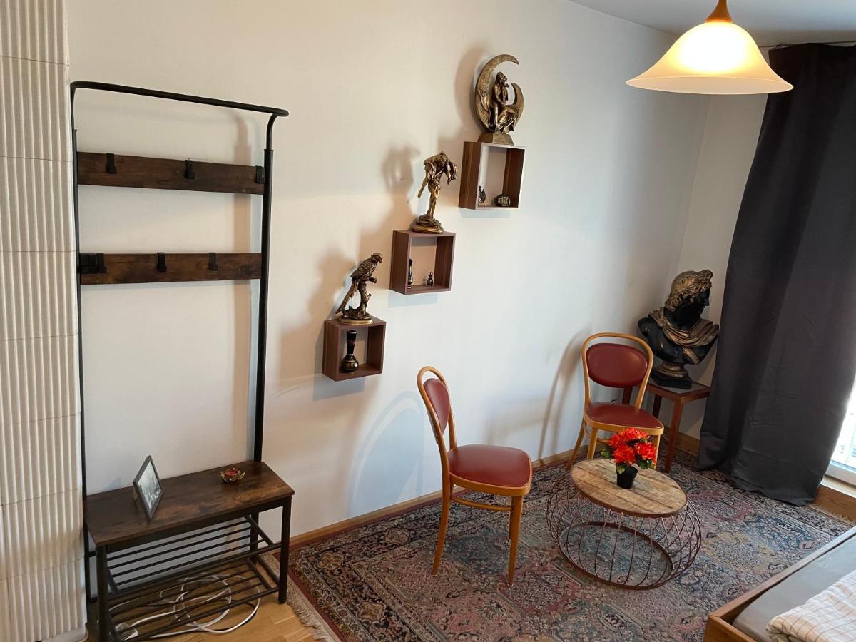 Room In City Center Near U6,U3 And Westbahnhof เวียนนา ภายนอก รูปภาพ